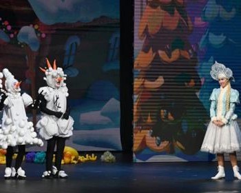 От простой ёлки к большому шоу: как изменились главные зимние представления для детей и взрослых.