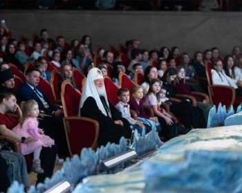 Волшебный мир рождественского представления в стенах главного собора страны